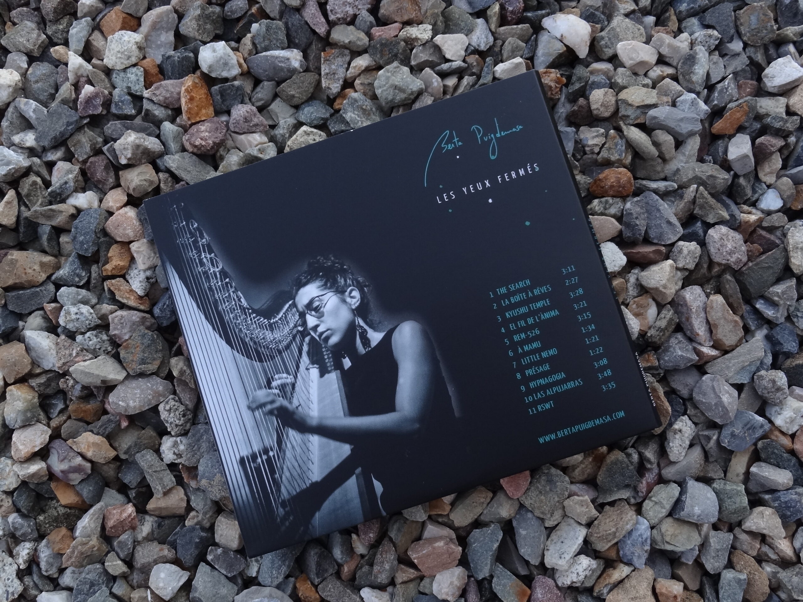 cd-LES YEUX FERMÉS 002