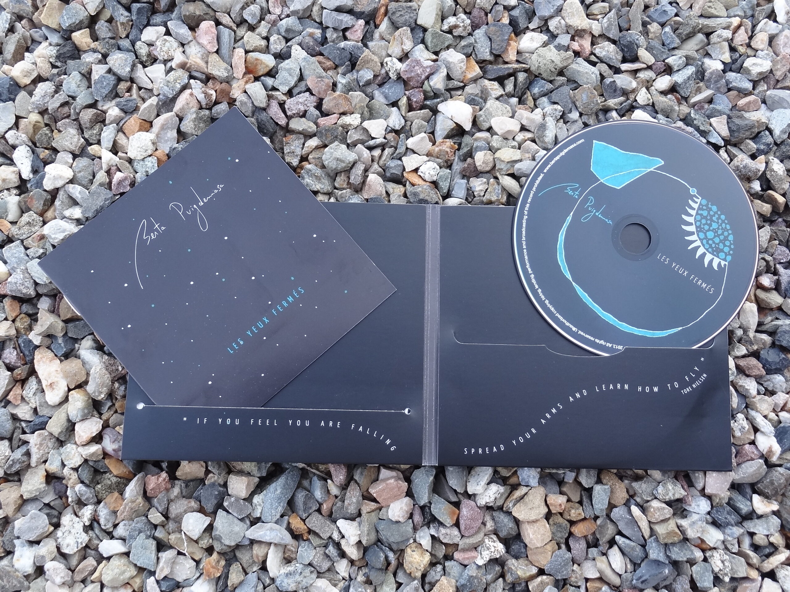 cd-LES YEUX FERMÉS 006